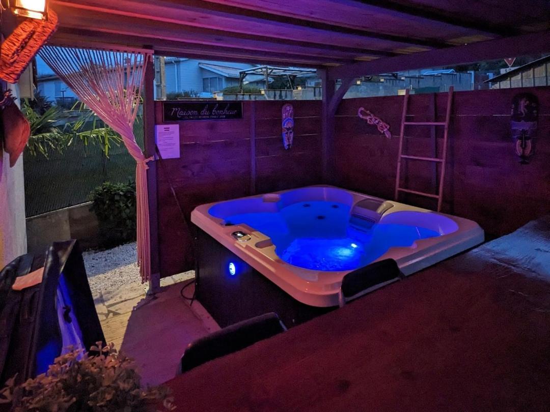 Love Room Avec Spa Nérac Extérieur photo